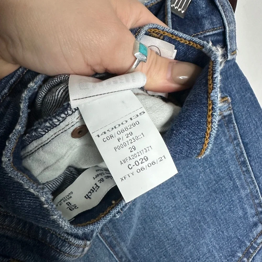 Abercrombie & Fitch The Mom Short Women 29/8 Blue EUC High Rise Distressed Denim